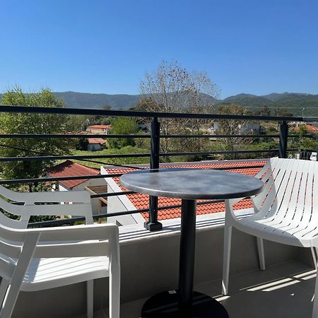 Four Shades Luxury Suites Сарті Екстер'єр фото