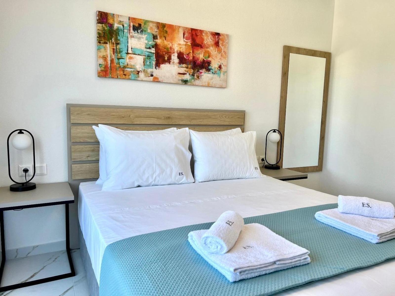 Four Shades Luxury Suites Сарті Екстер'єр фото