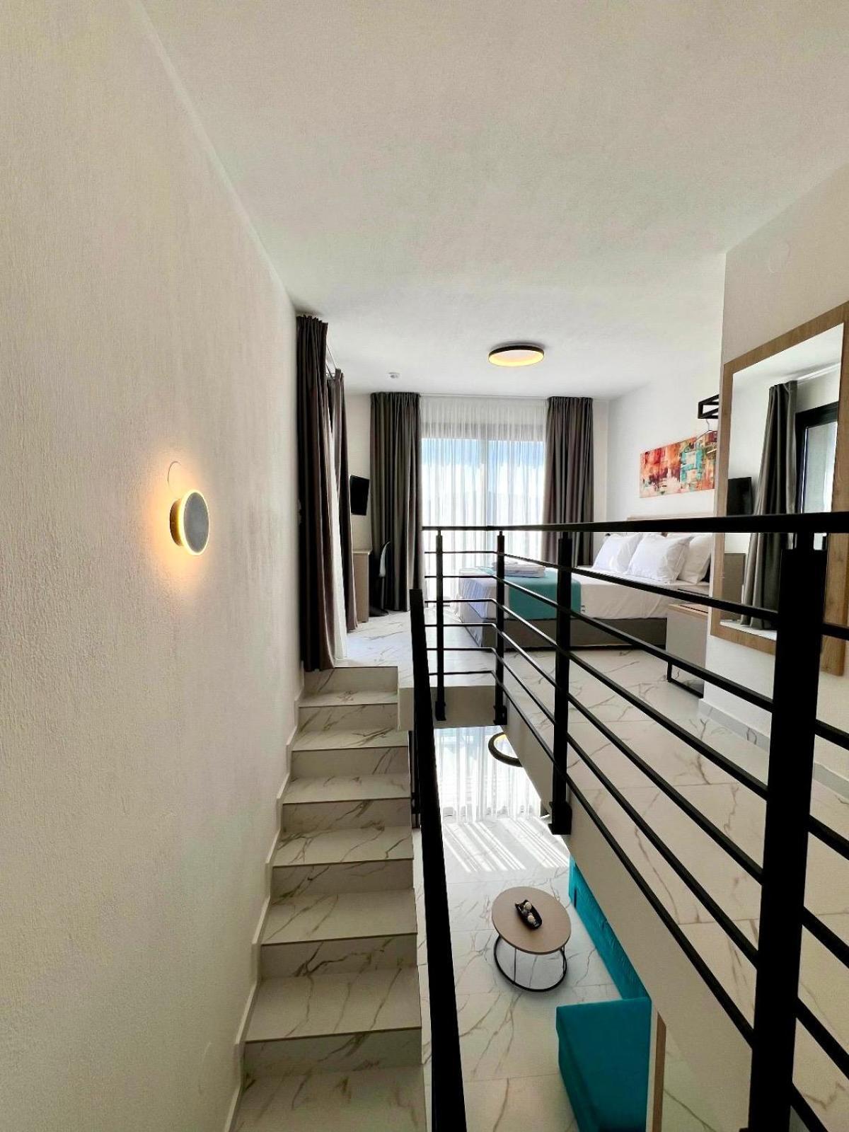 Four Shades Luxury Suites Сарті Екстер'єр фото