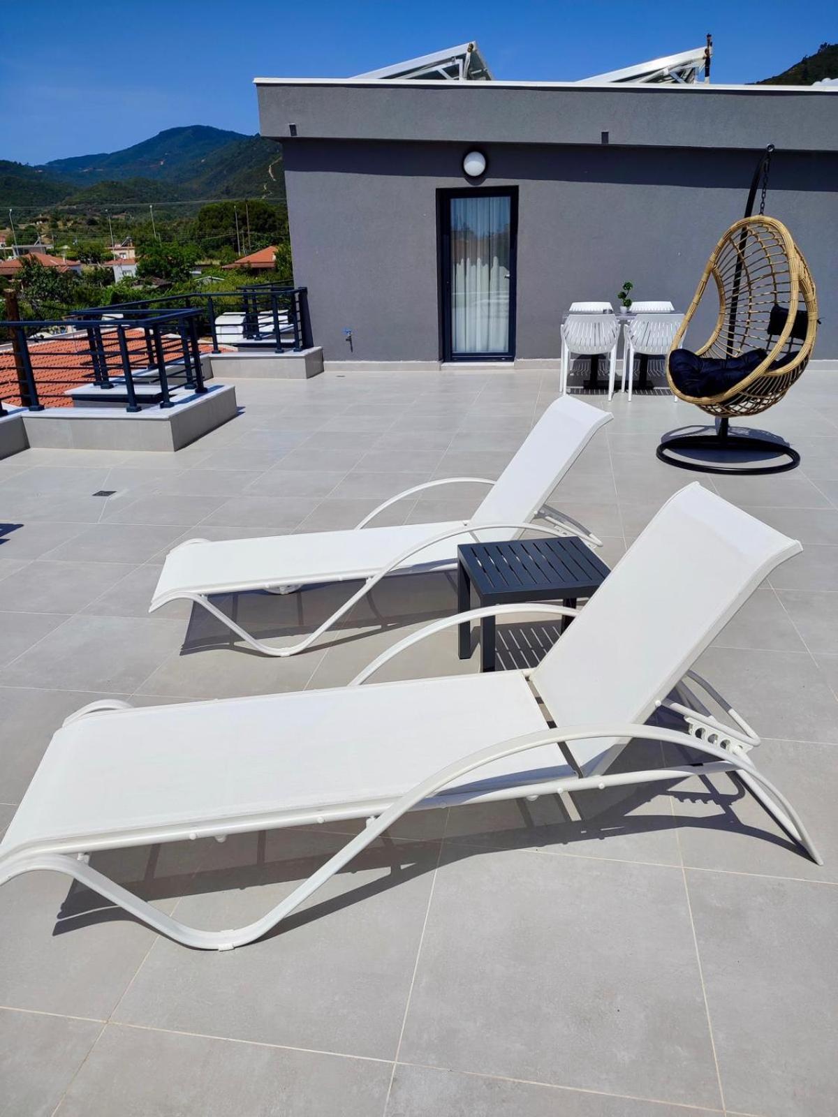 Four Shades Luxury Suites Сарті Екстер'єр фото
