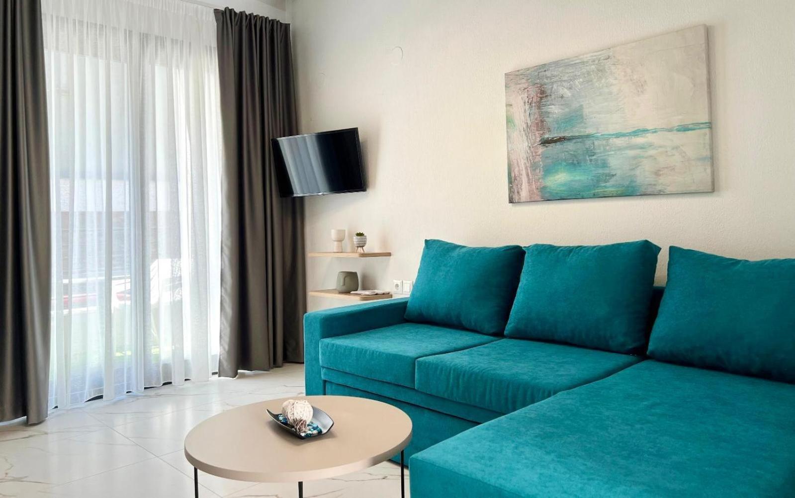 Four Shades Luxury Suites Сарті Екстер'єр фото