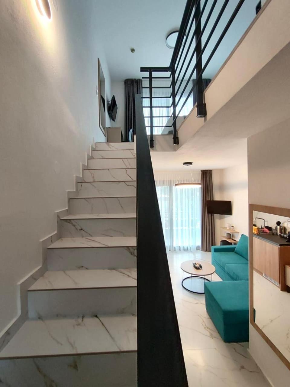 Four Shades Luxury Suites Сарті Екстер'єр фото