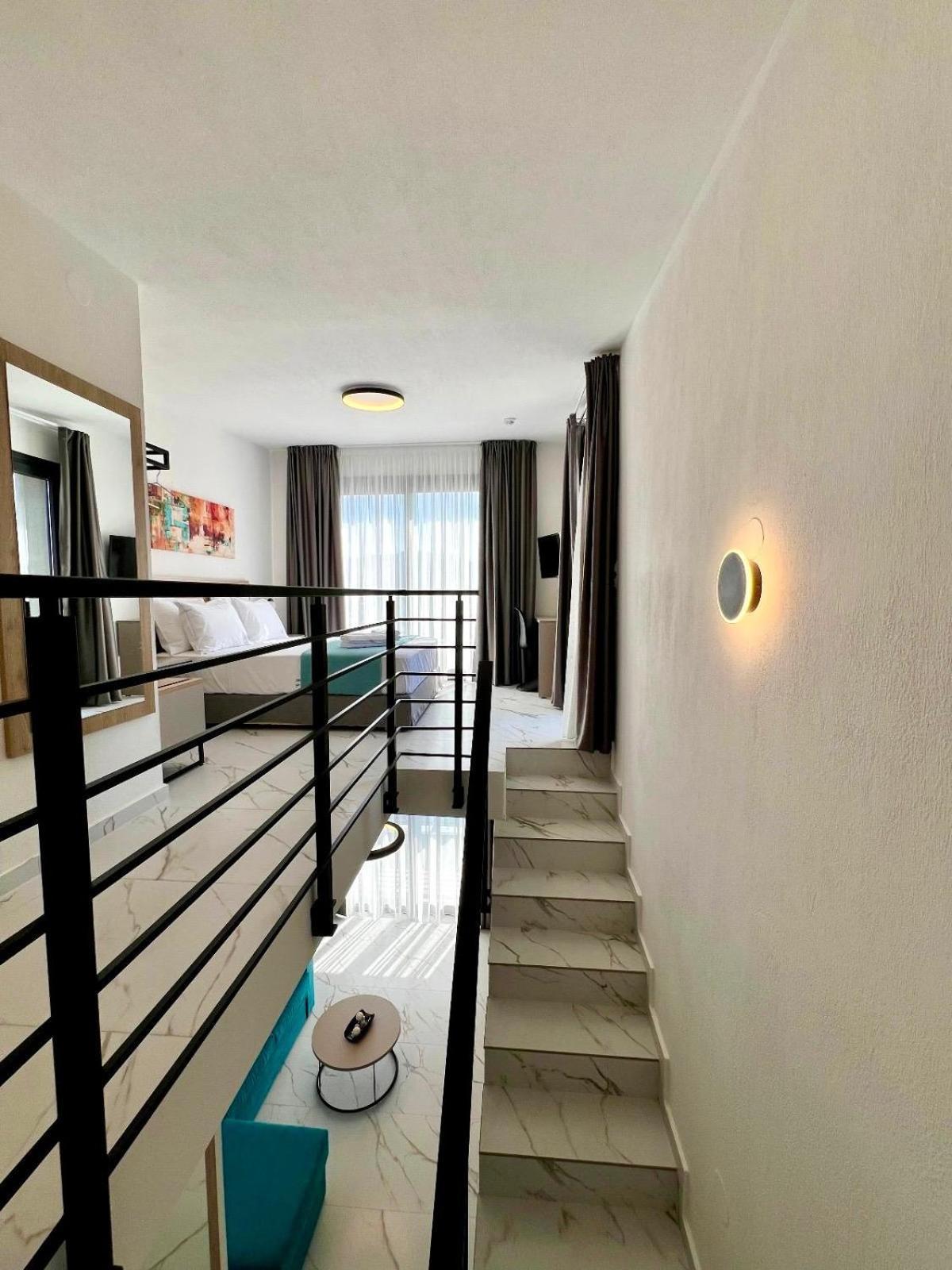 Four Shades Luxury Suites Сарті Екстер'єр фото