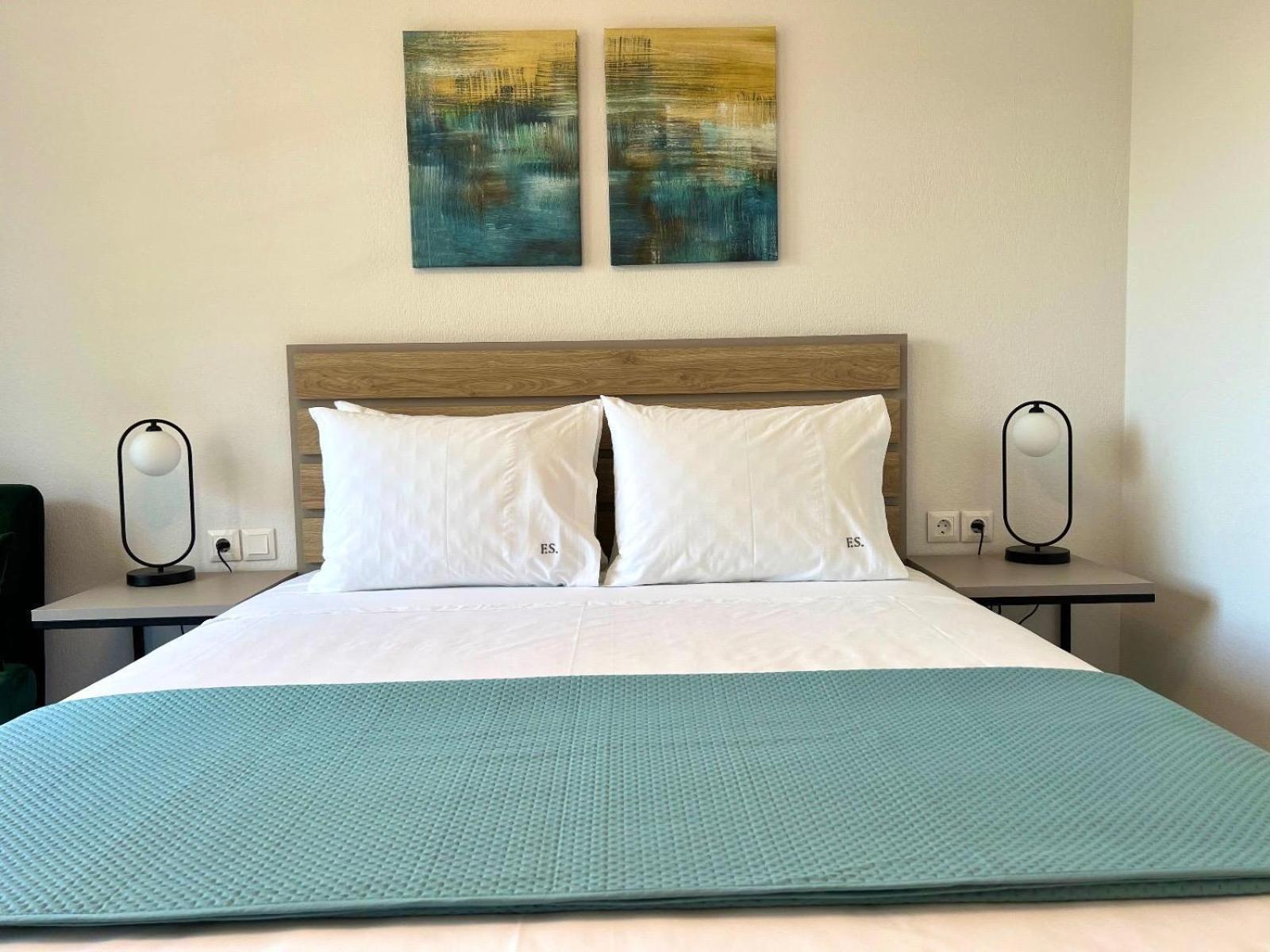 Four Shades Luxury Suites Сарті Екстер'єр фото