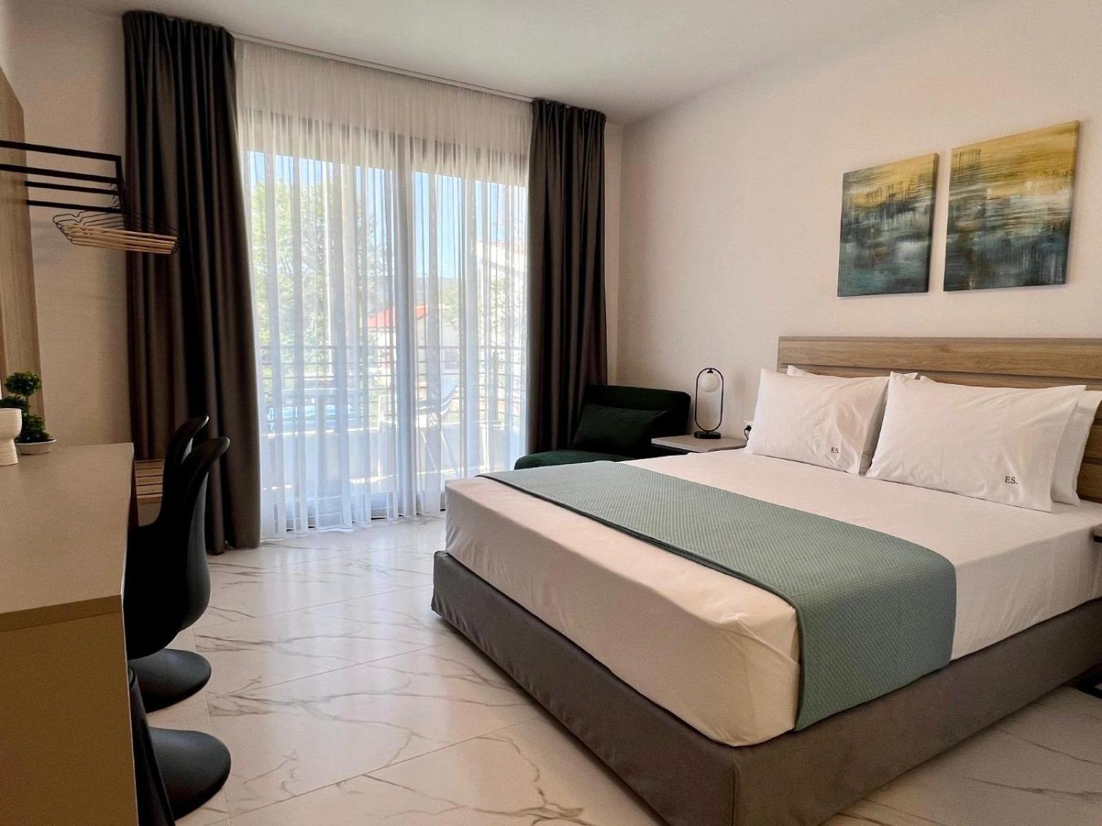Four Shades Luxury Suites Сарті Екстер'єр фото