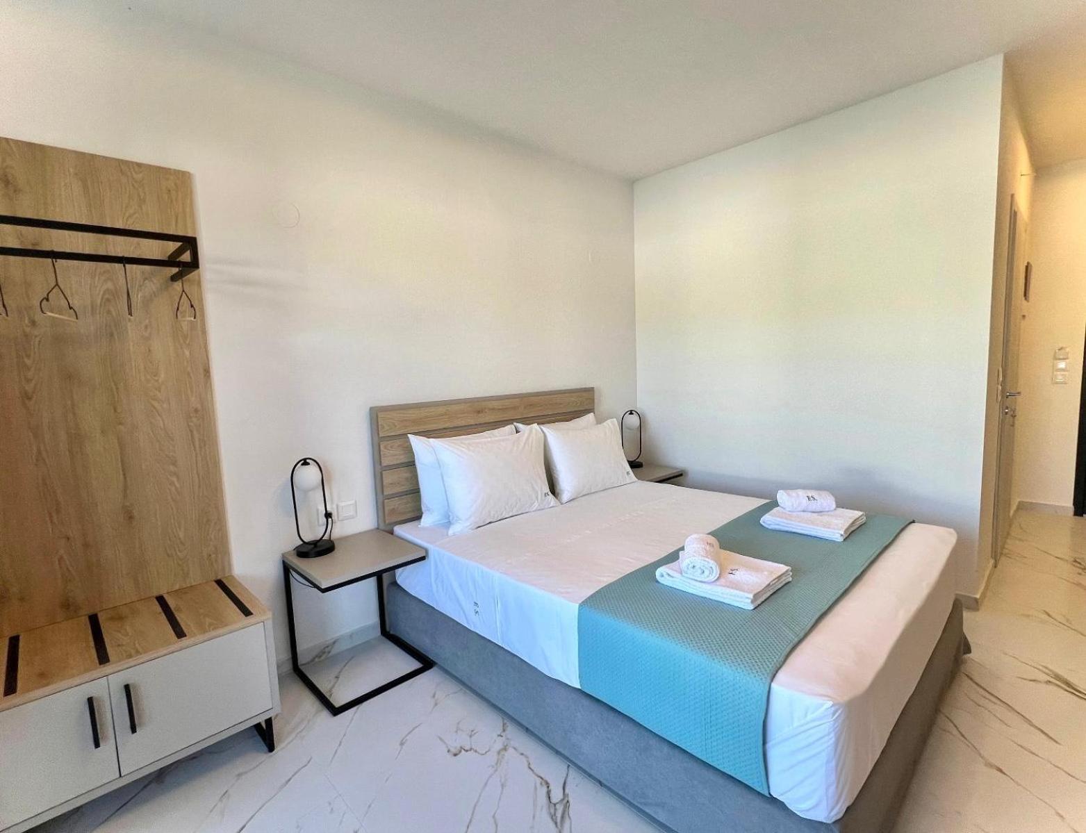 Four Shades Luxury Suites Сарті Екстер'єр фото