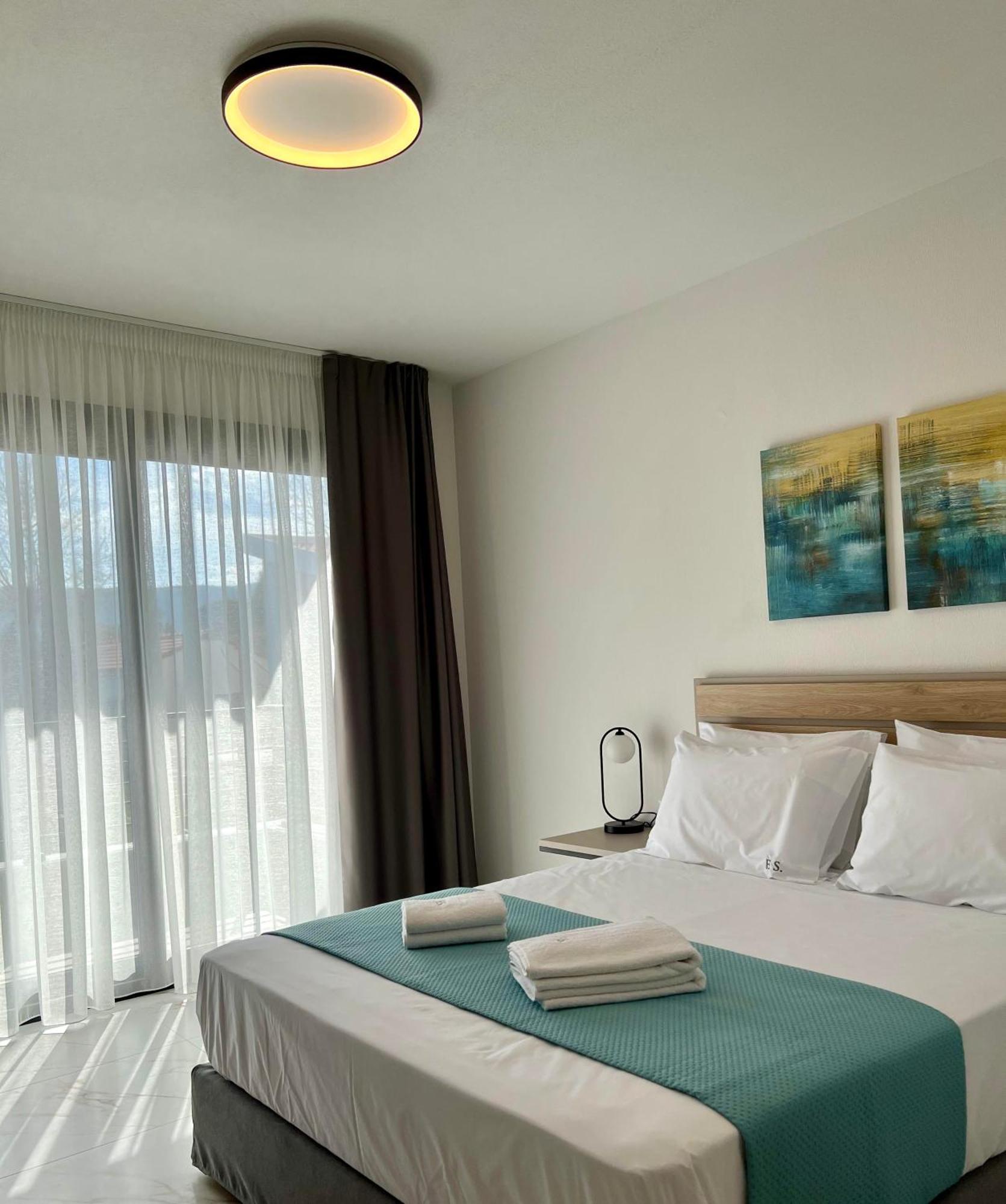Four Shades Luxury Suites Сарті Екстер'єр фото